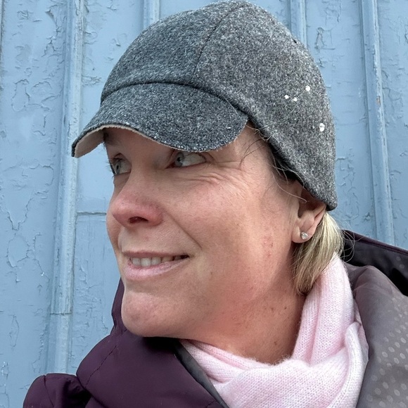 Wildhagen Handmade in Canada Grey Wool Hat - Picture 5 of 11